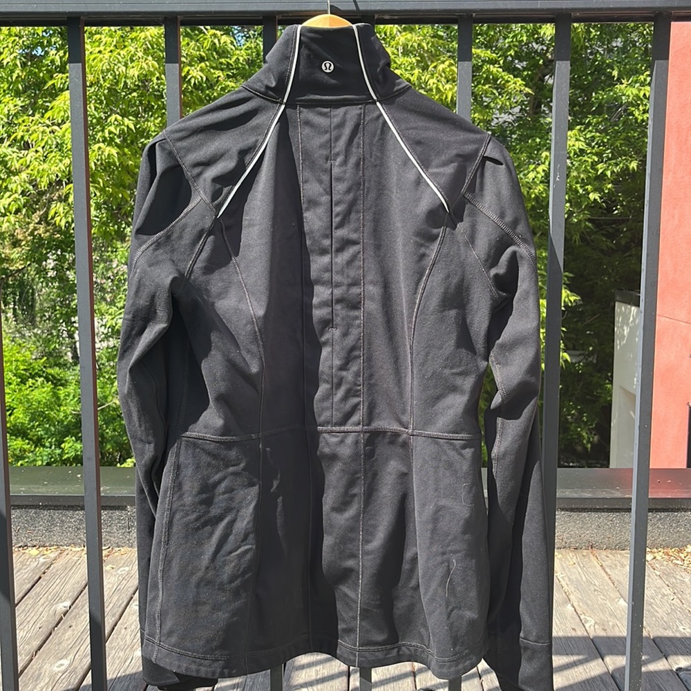 Lululemon Stay on Course Run Jacket - Picture 6 of 8